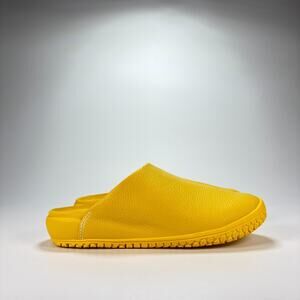 The Clog Snibbs Yellow Slip On Non Slip Water Resistant Work Shoes Womens Size 9
